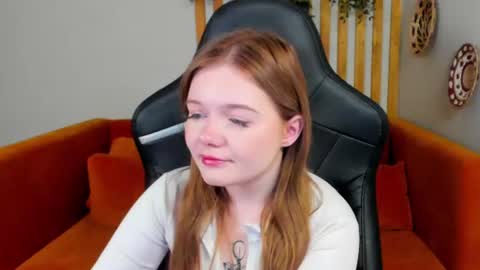Snapshot of elinavale chatting on June 26, 2026, 6:07 am elinavale online show from June 26, 2026, 6:07 am