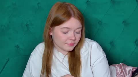 Snapshot of elinavale chatting on June 28, 2026, 6:19 am elinavale online show from June 28, 2026, 6:19 am