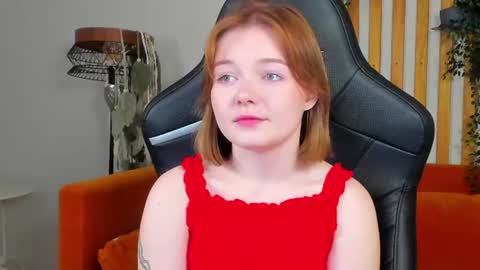 Snapshot of elinavale chatting on July 5, 2026, 5:14 am elinavale online show from July 5, 2026, 5:14 am