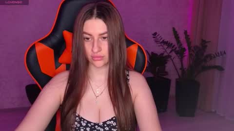 Elina online show from September 21, 2025, 8:32 pm