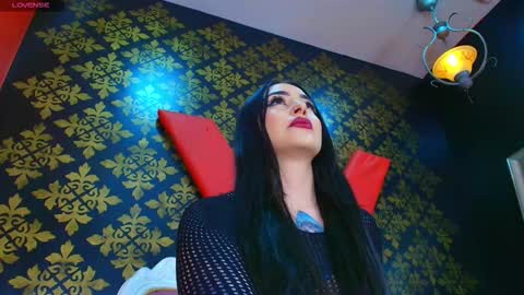 Elinne hendrix  online show from November 9, 2025, 12:36 pm