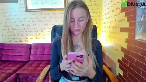 Snapshot of elinor_faith chatting on October 30, 2025, 1:45 pm elinor_faith online show from October 30, 2025, 1:45 pm