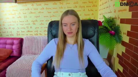 Snapshot of elinor_faith chatting on November 14, 2025, 10:14 am elinor_faith online show from November 14, 2025, 10:14 am