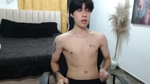 Snapshot of elio_collem chatting on May 11, 2026, 2:39 am ELIO online show from May 11, 2026, 2:39 am