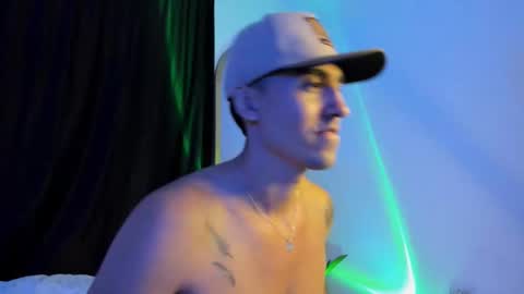 elio_dicaprio online show from November 19, 2025, 2:11 am