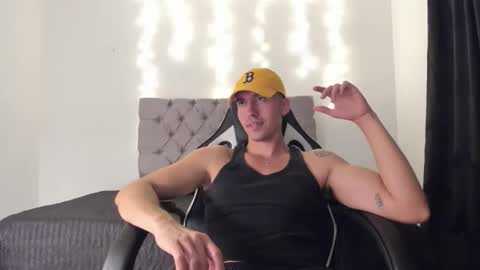 elio_dicaprio online show from November 27, 2025, 2:35 am