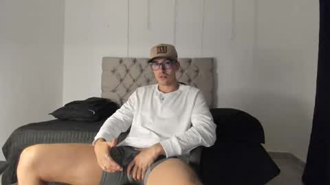 elio_dicaprio online show from December 5, 2025, 1:58 am