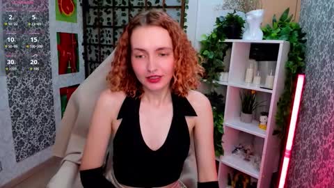 Snapshot of elis_cherry chatting on December 16, 2025, 2:38 am Elis online show from December 16, 2025, 2:38 am