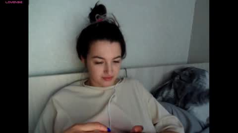 Snapshot of elisa_dove208 chatting on November 14, 2025, 6:01 am elisa_dove208 online show from November 14, 2025, 6:01 am