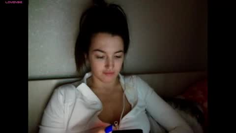 Snapshot of elisa_dove208 chatting on November 19, 2025, 3:39 am elisa_dove208 online show from November 19, 2025, 3:39 am