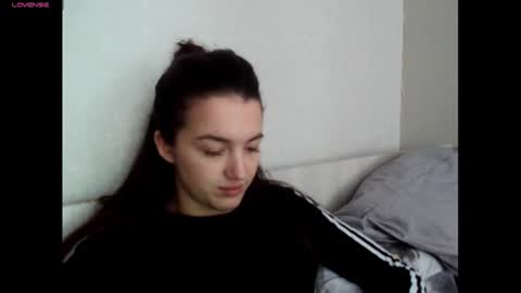 Snapshot of elisa_dove208 chatting on November 22, 2025, 8:35 am elisa_dove208 online show from November 22, 2025, 8:35 am