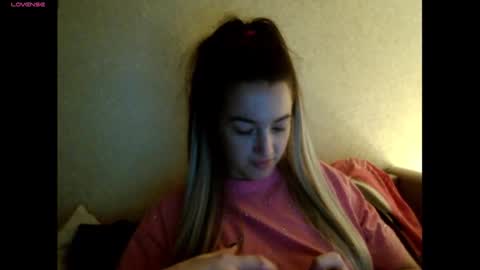 Snapshot of elisa_dove208 chatting on November 30, 2025, 3:32 am elisa_dove208 online show from November 30, 2025, 3:32 am