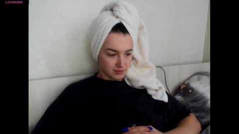 Snapshot of elisa_dove208 chatting on December 4, 2025, 6:12 am elisa_dove208 online show from December 4, 2025, 6:12 am