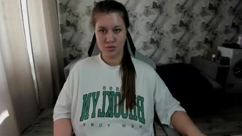 Snapshot of elisa_kollin chatting on April 23, 2026, 9:08 am Aletta Oushen online show from April 23, 2026, 9:08 am