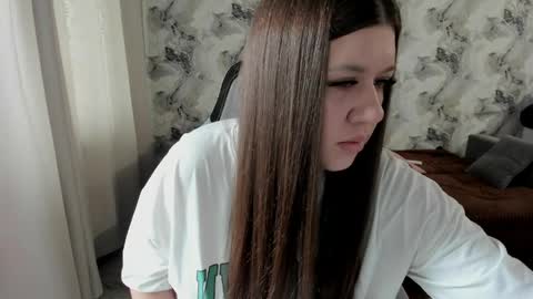 Snapshot of elisa_kollin chatting on May 23, 2026, 9:24 am Aletta Oushen online show from May 23, 2026, 9:24 am