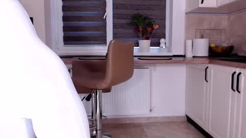 Snapshot of elisabeth_jason chatting on February 21, 2025, 5:56 am elisabeth_jason online show from February 21, 2025, 5:56 am