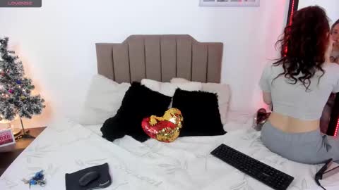 Elizabeth  online show from December 14, 2025, 10:09 am