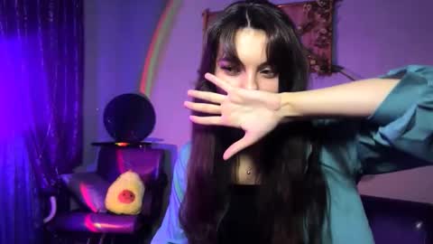 Elin online show from April 8, 2026, 2:17 pm