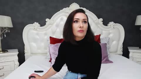 Snapshot of elisabethswan chatting on October 29, 2025, 12:07 pm Krissy online show from October 29, 2025, 12:07 pm