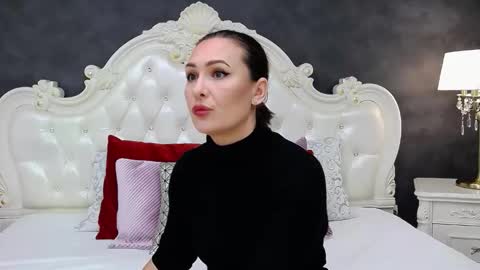 Snapshot of elisabethswan chatting on December 5, 2025, 8:45 am Krissy online show from December 5, 2025, 8:45 am