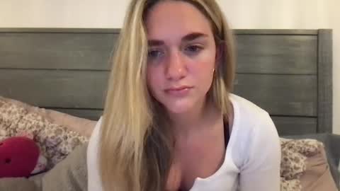 Elisa Sinclair online show from December 9, 2024, 11:03 pm