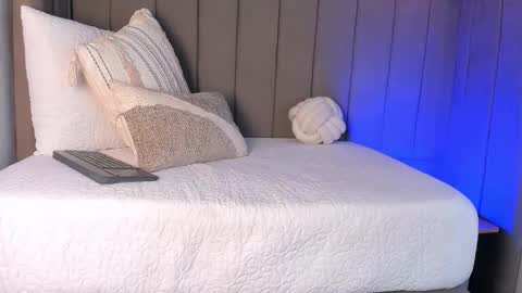 Elise diamond online show from March 23, 2026, 2:15 am