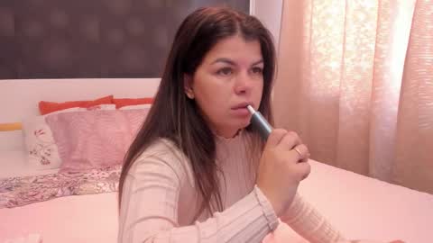 Elly online show from October 22, 2025, 8:25 am