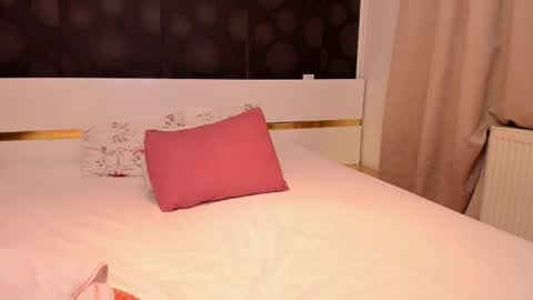 Elly online show from February 26, 2026, 6:51 pm