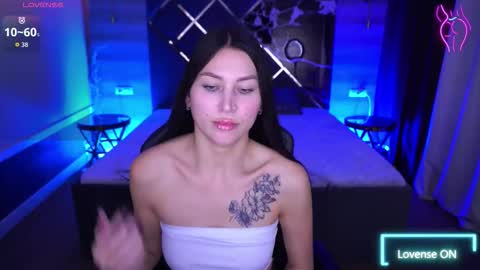 Snapshot of elisevelour chatting on November 8, 2025, 2:06 pm elisevelour online show from November 8, 2025, 2:06 pm