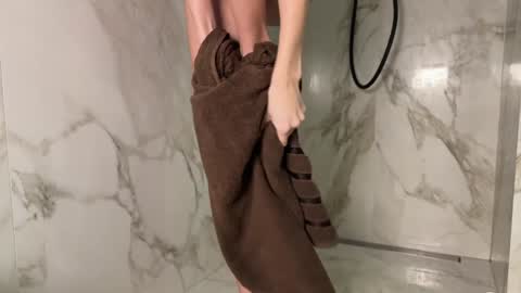 Snapshot of elisonnina chatting on January 7, 2025, 1:17 am Nina online show from January 7, 2025, 1:17 am