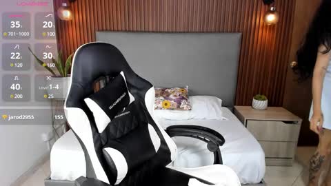 E L I S S A online show from December 12, 2024, 11:25 pm