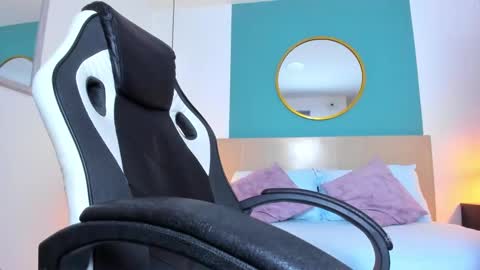 E L I S S A online show from February 12, 2025, 2:14 am