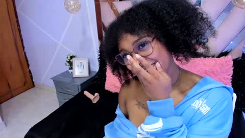 Snapshot of elit_noa chatting on February 5, 2025, 12:31 am elit noa online show from February 5, 2025, 12:31 am