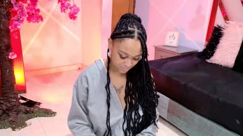 Snapshot of elit_noa chatting on November 18, 2025, 7:29 pm elit noa online show from November 18, 2025, 7:29 pm