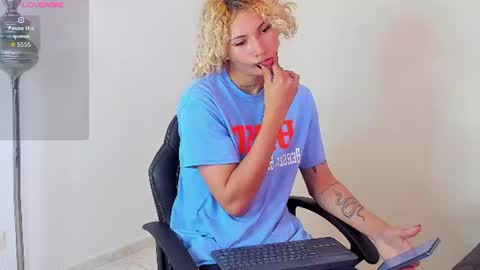 Snapshot of elite__models chatting on July 19, 2026, 7:50 pm Valentino Konny y Jhon online show from July 19, 2026, 7:50 pm