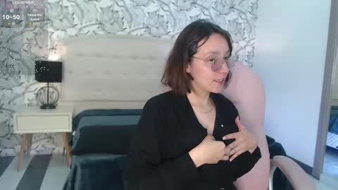 Eliza online show from February 2, 2026, 7:01 pm