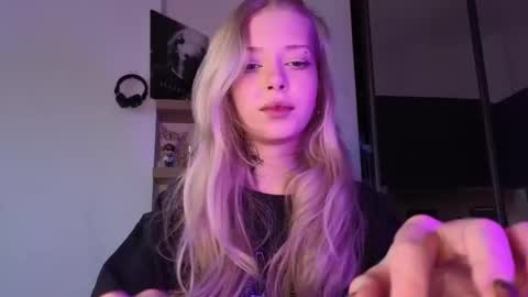 Elizabeth online show from March 6, 2026, 2:24 pm