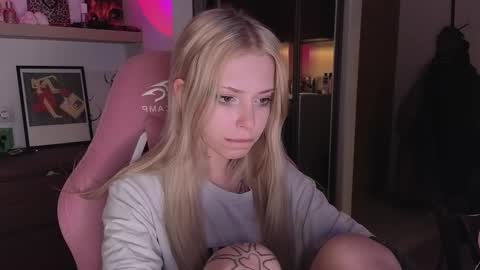 Elizabeth online show from March 25, 2026, 6:47 pm