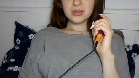 Snapshot of elizabet_18 chatting on February 18, 2025, 7:30 pm Elizabet 18 online show from February 18, 2025, 7:30 pm