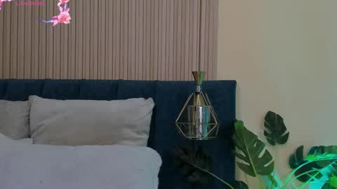 elizabeth online show from October 28, 2025, 7:05 pm