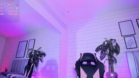 Snapshot of elizabeth_benz chatting on April 18, 2026, 7:07 pm Miss Eliza online show from April 18, 2026, 7:07 pm