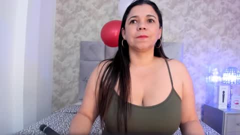 Elizabeth online show from February 18, 2025, 9:53 pm