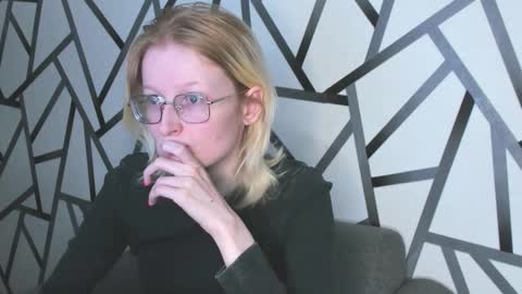 Elizabeth online show from November 6, 2025, 1:39 am