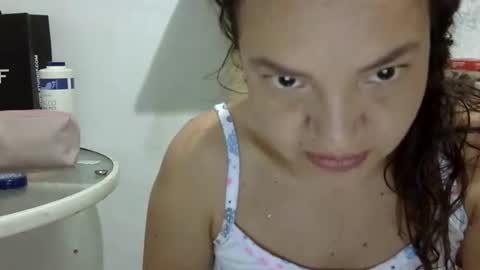 Elizabeth Martinez  online show from November 13, 2025, 1:54 pm