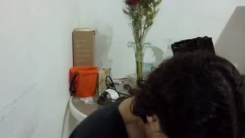 Elizabeth Martinez  online show from November 26, 2025, 3:13 pm