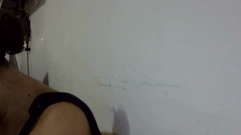 Elizabeth Martinez  online show from February 4, 2026, 6:25 pm