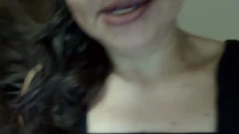 Elizabeth Martinez  online show from February 19, 2026, 3:08 pm