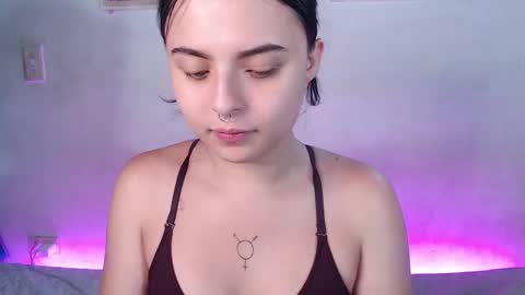Elizabeth Taylor online show from February 24, 2025, 1:24 am