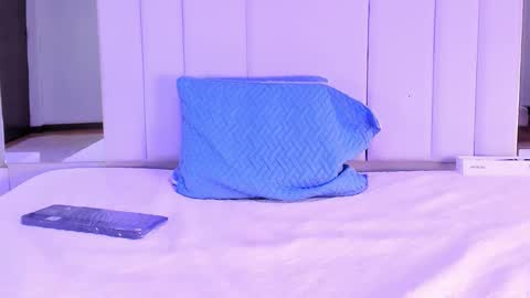 Snapshot of elizabethadams01 chatting on October 24, 2025, 6:32 am online show from October 24, 2025, 6:32 am