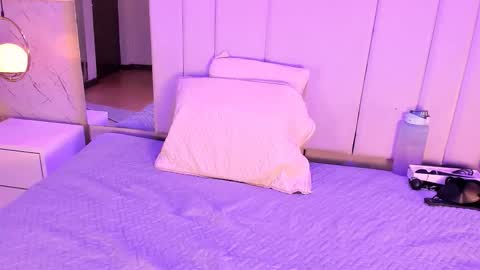 Snapshot of elizabethadams01 chatting on December 5, 2025, 6:22 am online show from December 5, 2025, 6:22 am